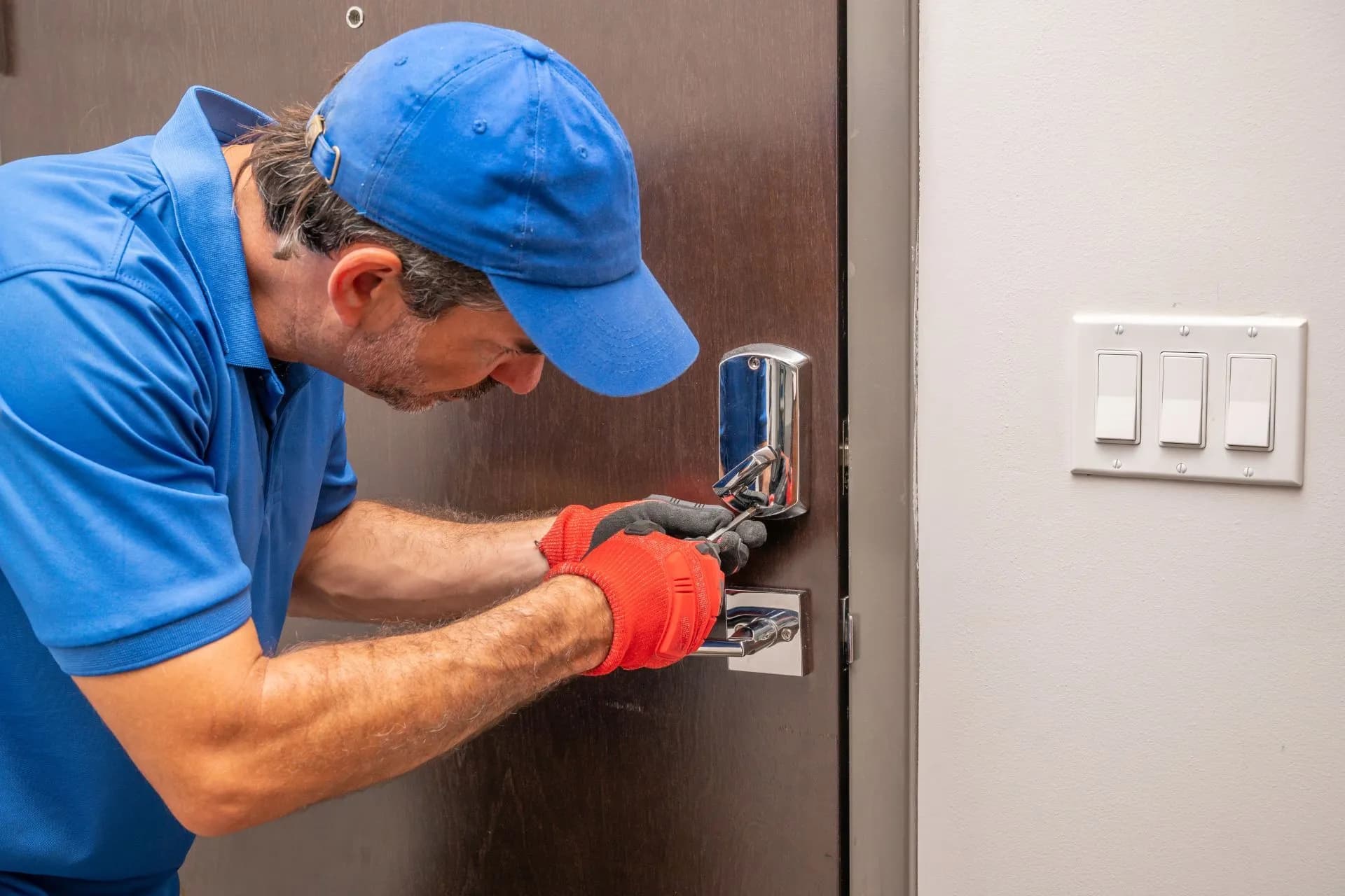 Commercial locksmith work